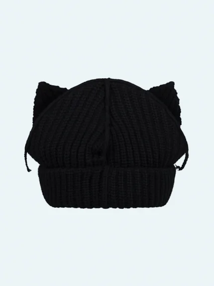 CHUNKY EARS BEANIE IN BLACK